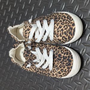 Leopard print sneakers!